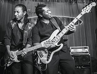 Musicians the Peterson Brothers.