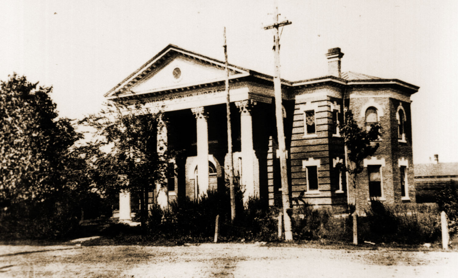 History of the Carnegie Public Library in Downtown Bryan